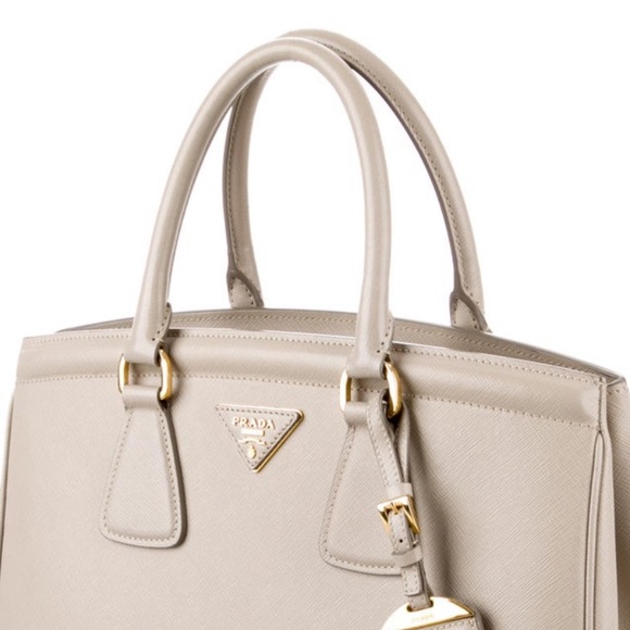 Prada Saffiano Lux Parabole | Pre-Owned - Picture 2 of 4